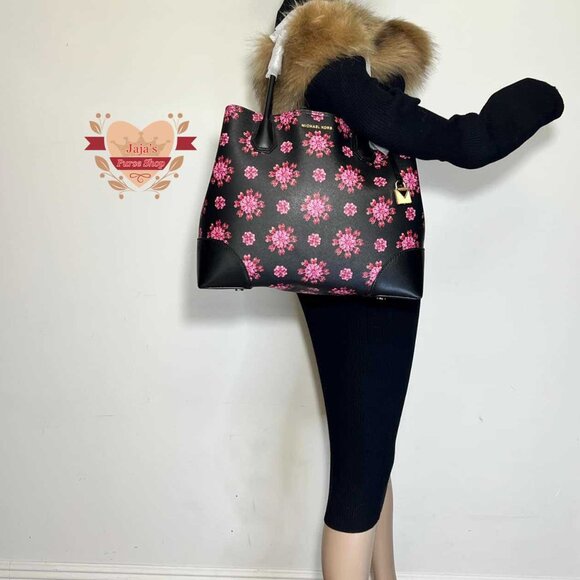 🌸Michael Kors 3 Compartment Coated Canvas Purse🌸 - Picture 14 of 17